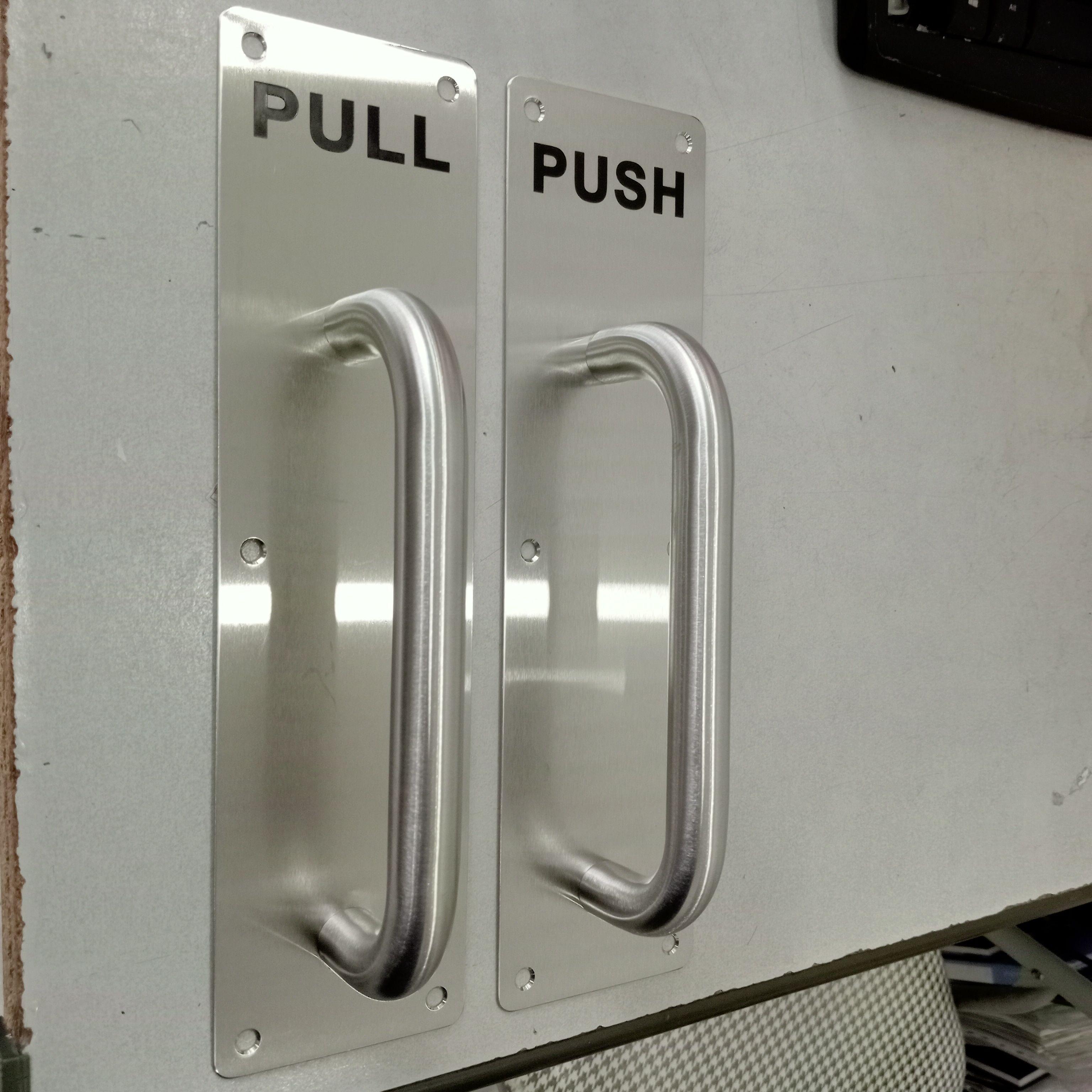 Tay nắm, kéo, đẩy cửa Pull-Push siêu đẹp