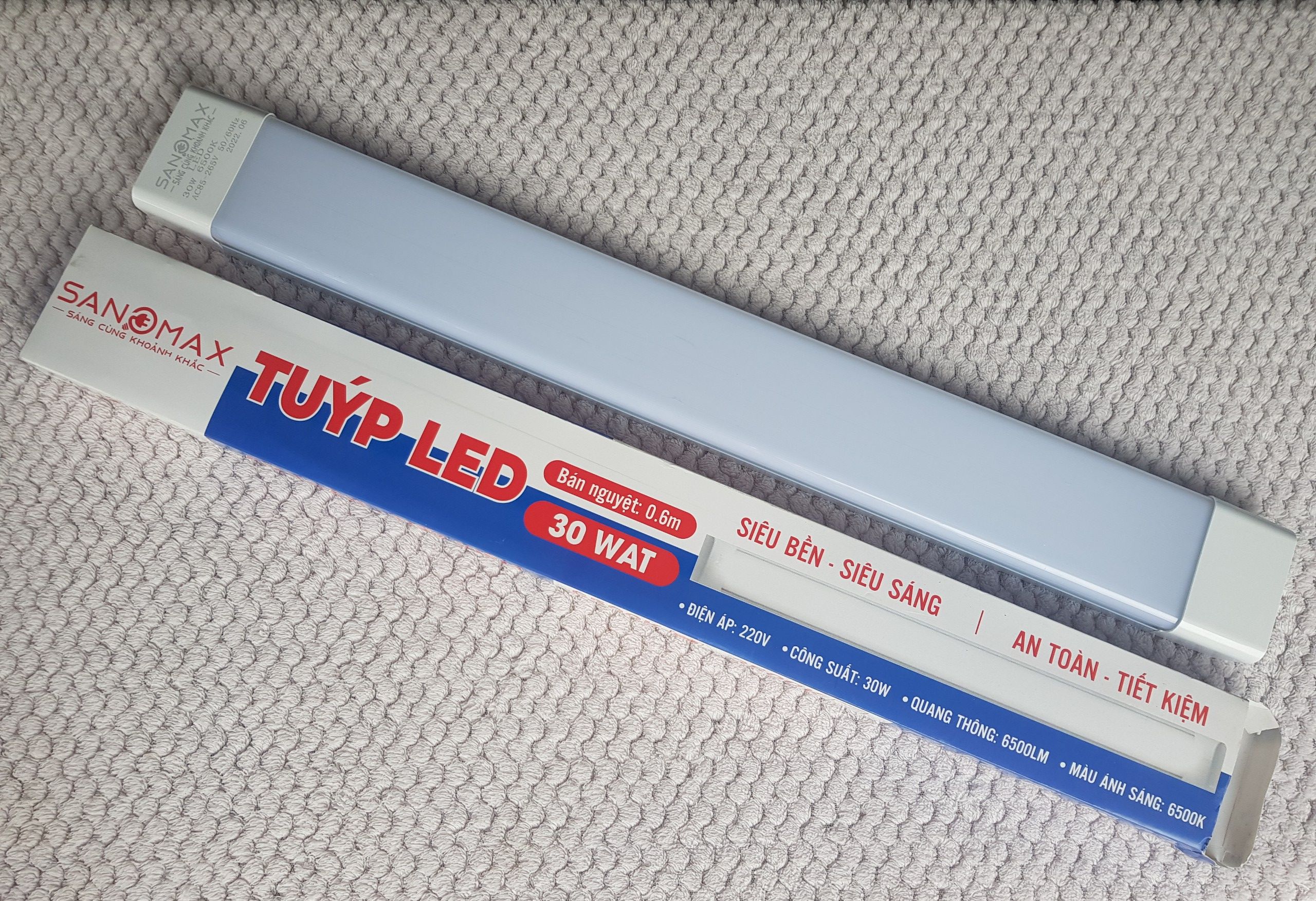 Đèn led tuýp bán nguyệt siêu sáng sanomax - 1m2, 0.6m