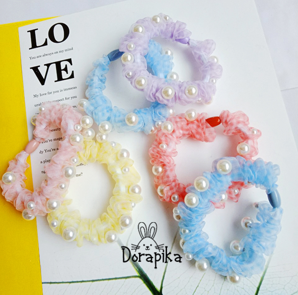 Cột tóc vải Scrunchies đính ngọc trai nền vải hoa cúc và caro hàng loại đẹp dễ thương