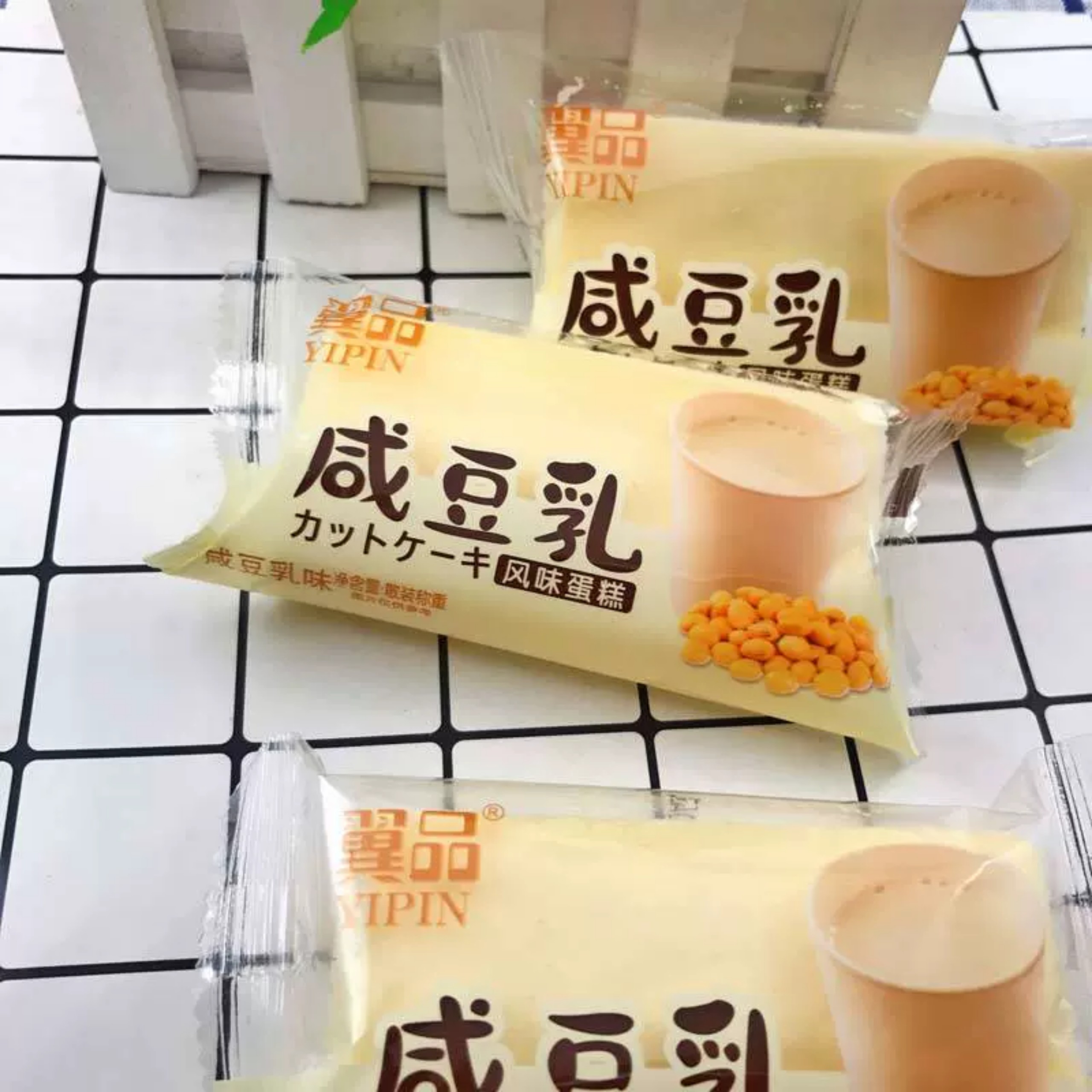 Bánh Bông Lan Yipin Đậu Nành