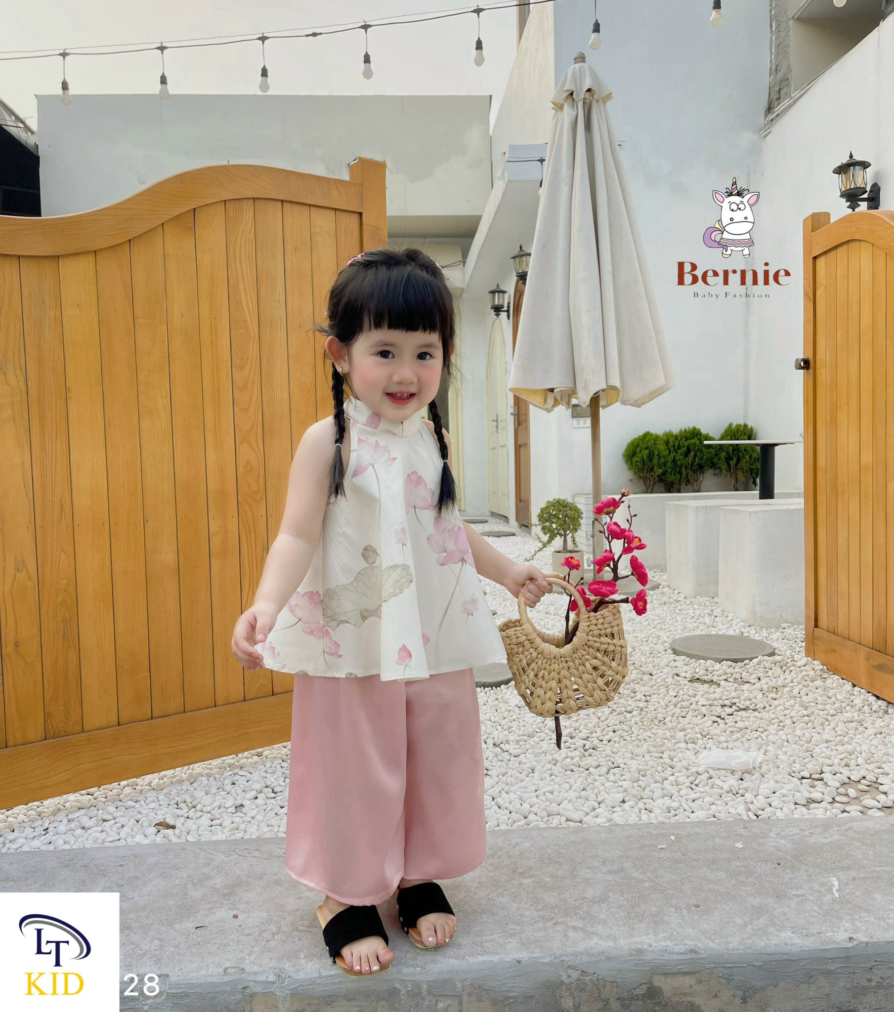 Set áo cổ yếm hình sen mix quần lụa cho bé gái, bộ bà ba cho bé gái