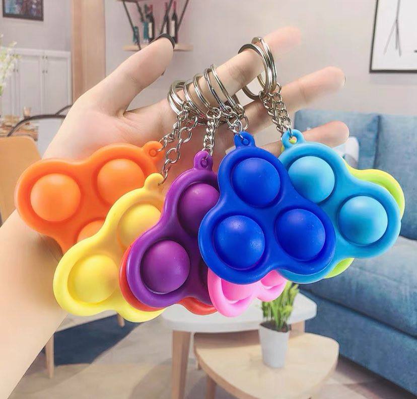 Pop it tiktok móc khóa gắn đồ chơi giúp giảm căng thẳng