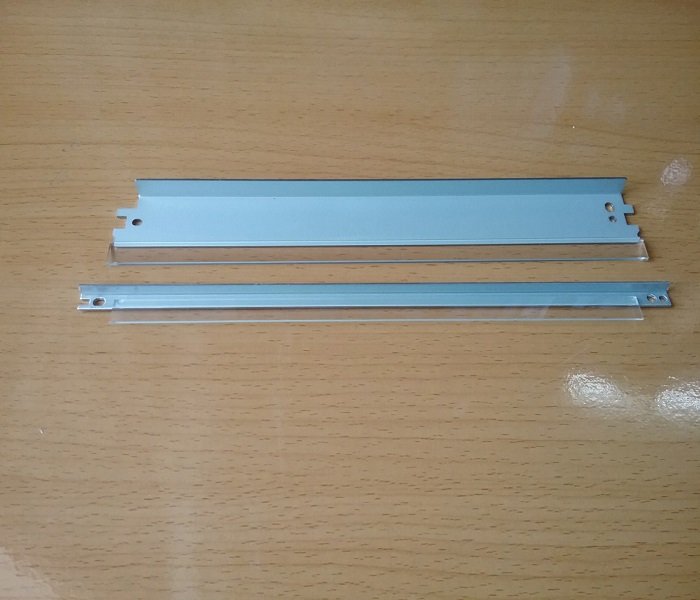 Bộ 2 gạt cho Hp 49a, 53a, Hp 1160, 1320, p2014, p2015. Là: gạt mực lớn + gạt từ nhỏ cho hộp mực máy in
