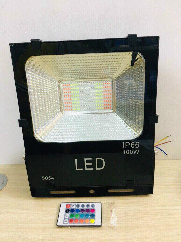 Đèn pha đổi màu 100w,50w,30w,20w,10w có điều khiển