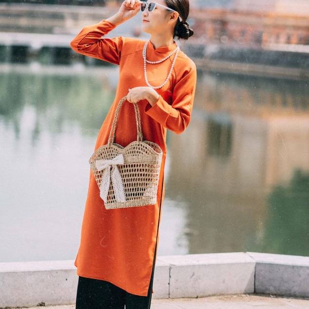 Áo dài Cam Đỏ Đô Tươi cách tân nữ dáng xuông Tiệm 90 may sẵn lụa suông bầu dự tiệc lễ tết đẹp AD90087