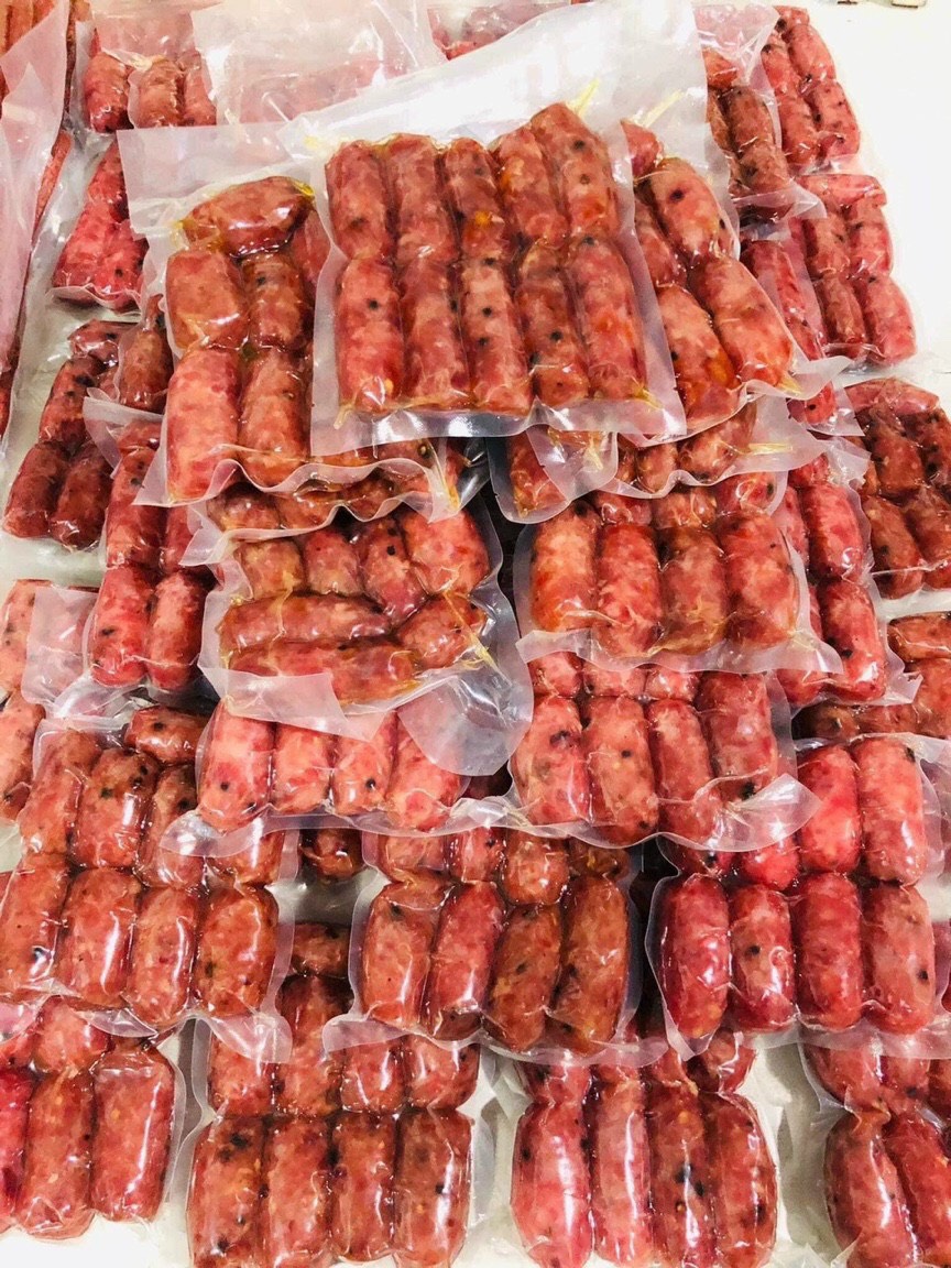 Lạp xưởng tươi tiêu nạt