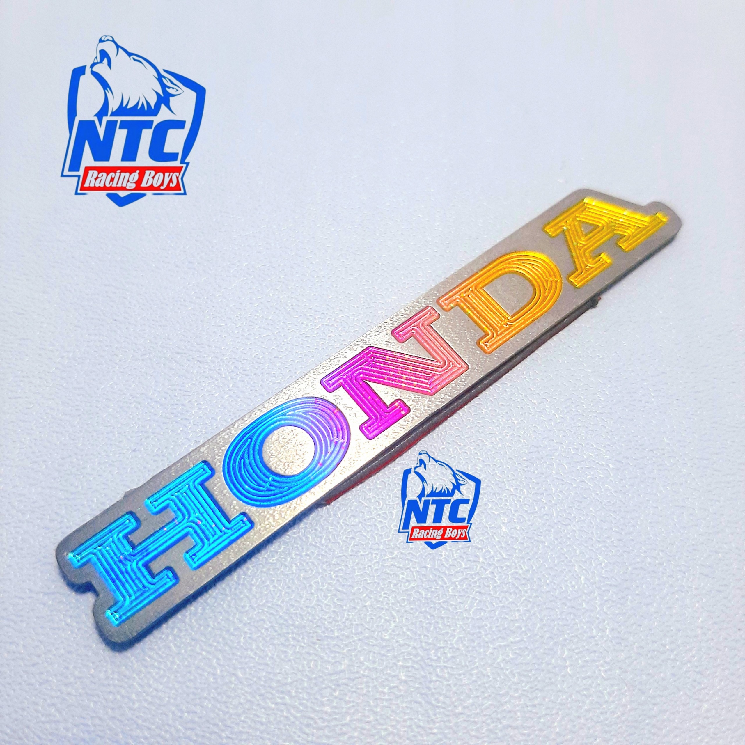 Tem chữ Honda titan màu khò hoặc điện phân tùy chọn