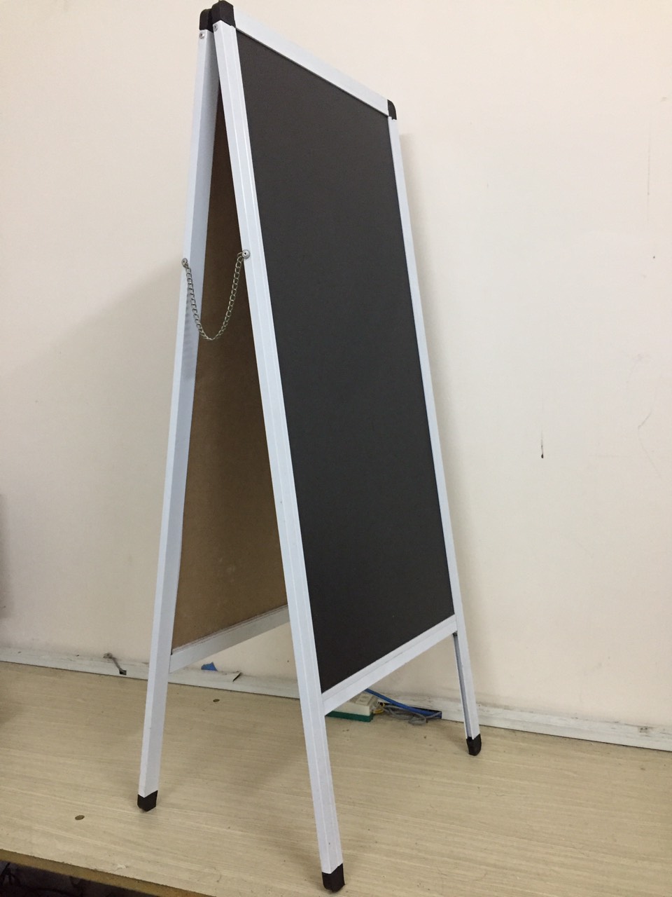 [HCM]Bảng đen menu kiểu chữ A 2 mặt chuyên dụng làm bảng quảng cáo cho các cửa hàng cửa hiệu thiết kế đẹp giá rẻ sang trọng gấp gọn khi không sử dụng mã DA4590F