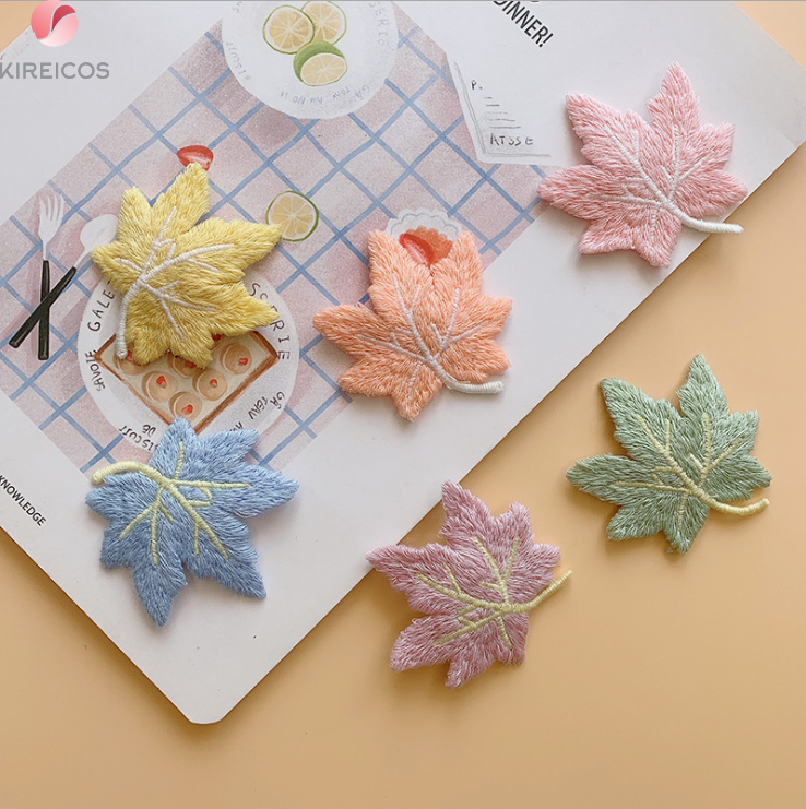 Set 2 kẹp tóc bấm mái siêu xinh hình chiếc lá màu ngẫu nhiên