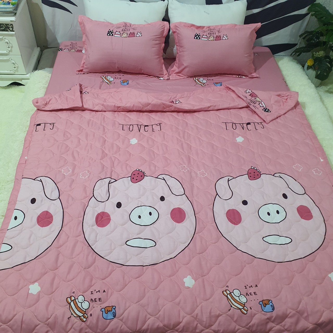 Bộ Chăn Hè Ga Gối 5 MÓn ( 1 Drap + 2 Vỏ Gối Nằm + 1 Chăn Hè + 1 Vỏ Gối Ôm ) Mẫu Heo Má Hồng