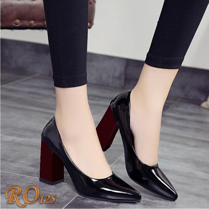 Giày cao gót nữ đẹp bít mũi 7p hàng hiệu rosata hai màu đen đỏ ro125