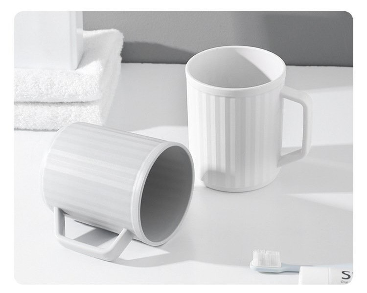Ly , cốc nhựa đánh răng súc miệng