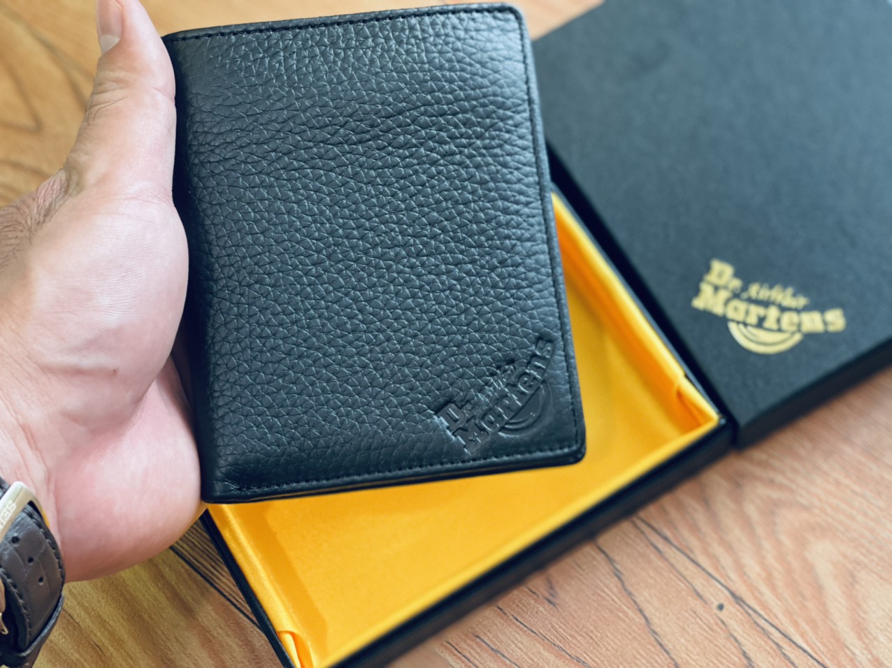 [HCM][ SALE 50% ] VÍ DA BÒ NAM CAO CẤP DOCTOR MARTENS [ FREE SAHIP ] BẢO HÀNH 12 THÁNG