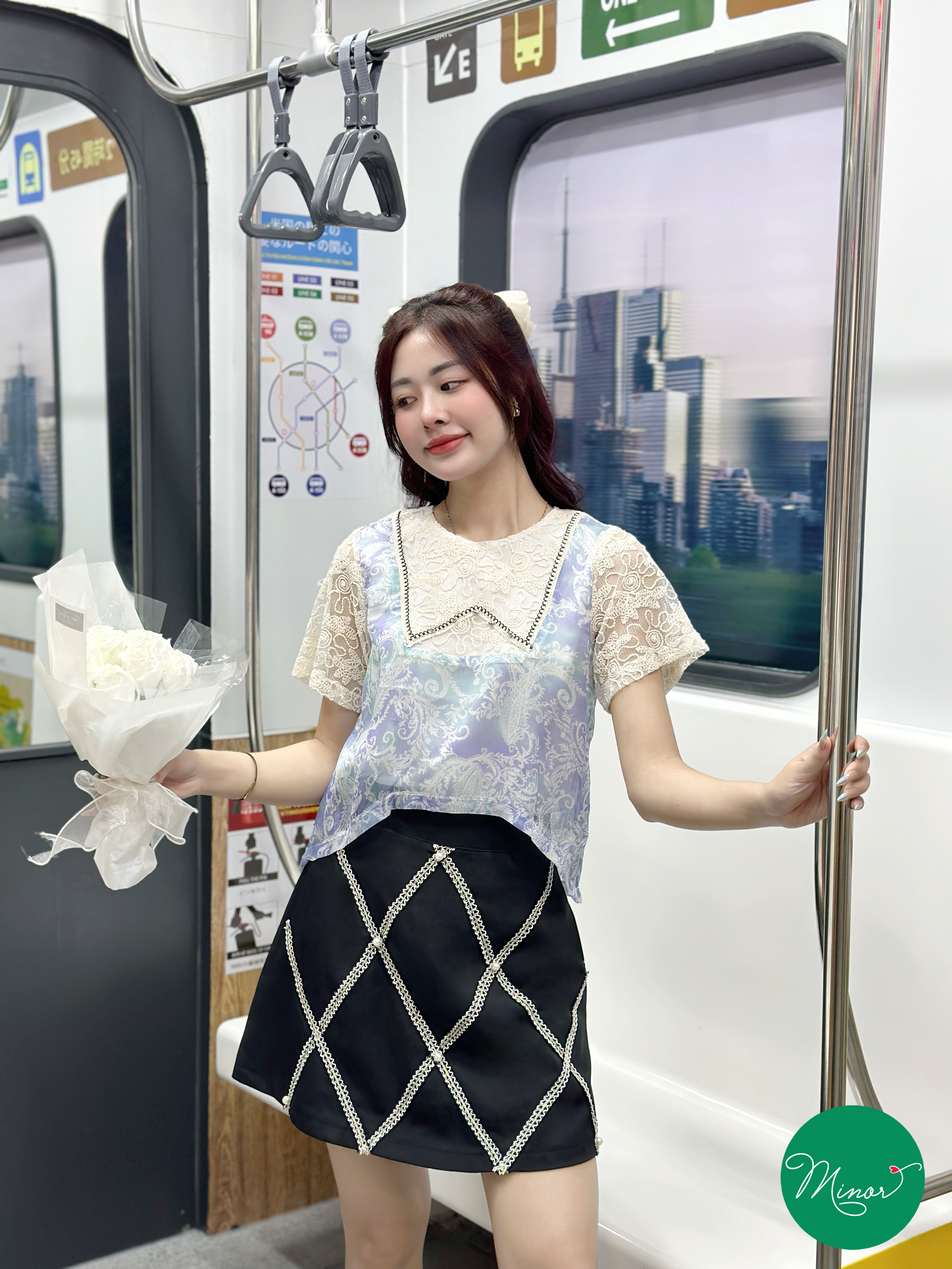Quần váy đen đan ren
