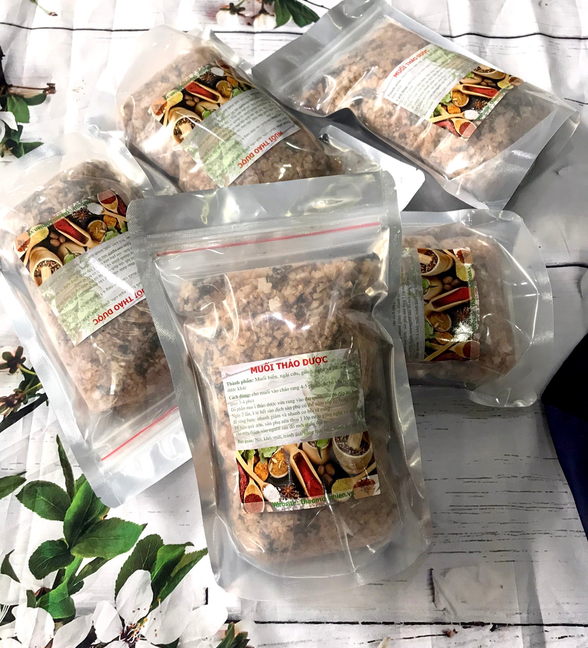 Muối thảo dược chườm bụng(800gr/bịch)cho mẹ sau sinh