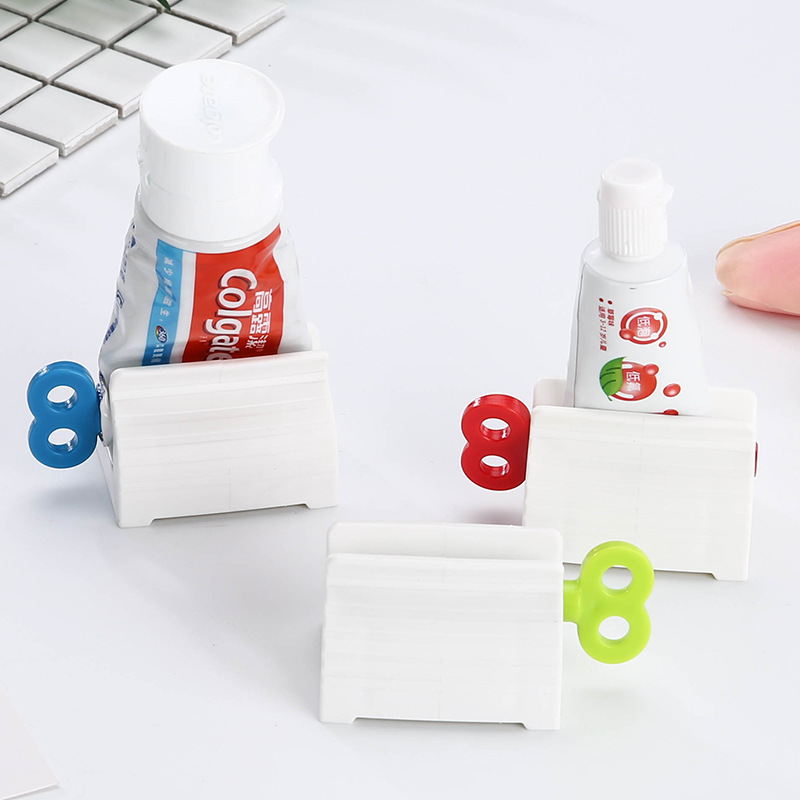 Dụng Cụ Kẹp Lấy Kem Đánh Răng Hình Thú Dễ Thương