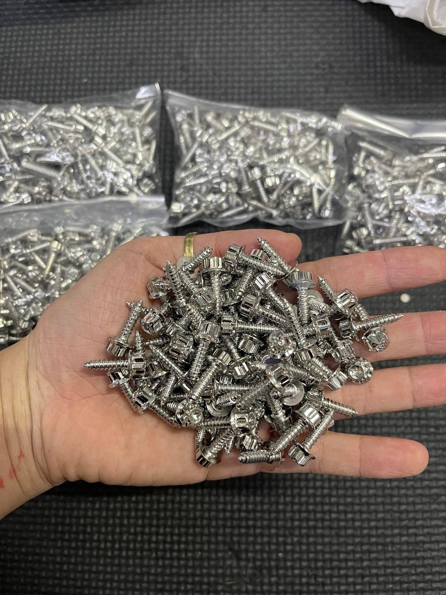  Ốc Salaya 5li Xoắn Trụ  4li Xoắn Trụ  4li15  5li15 Nhuyễn Trụ Salaya Inox 304 