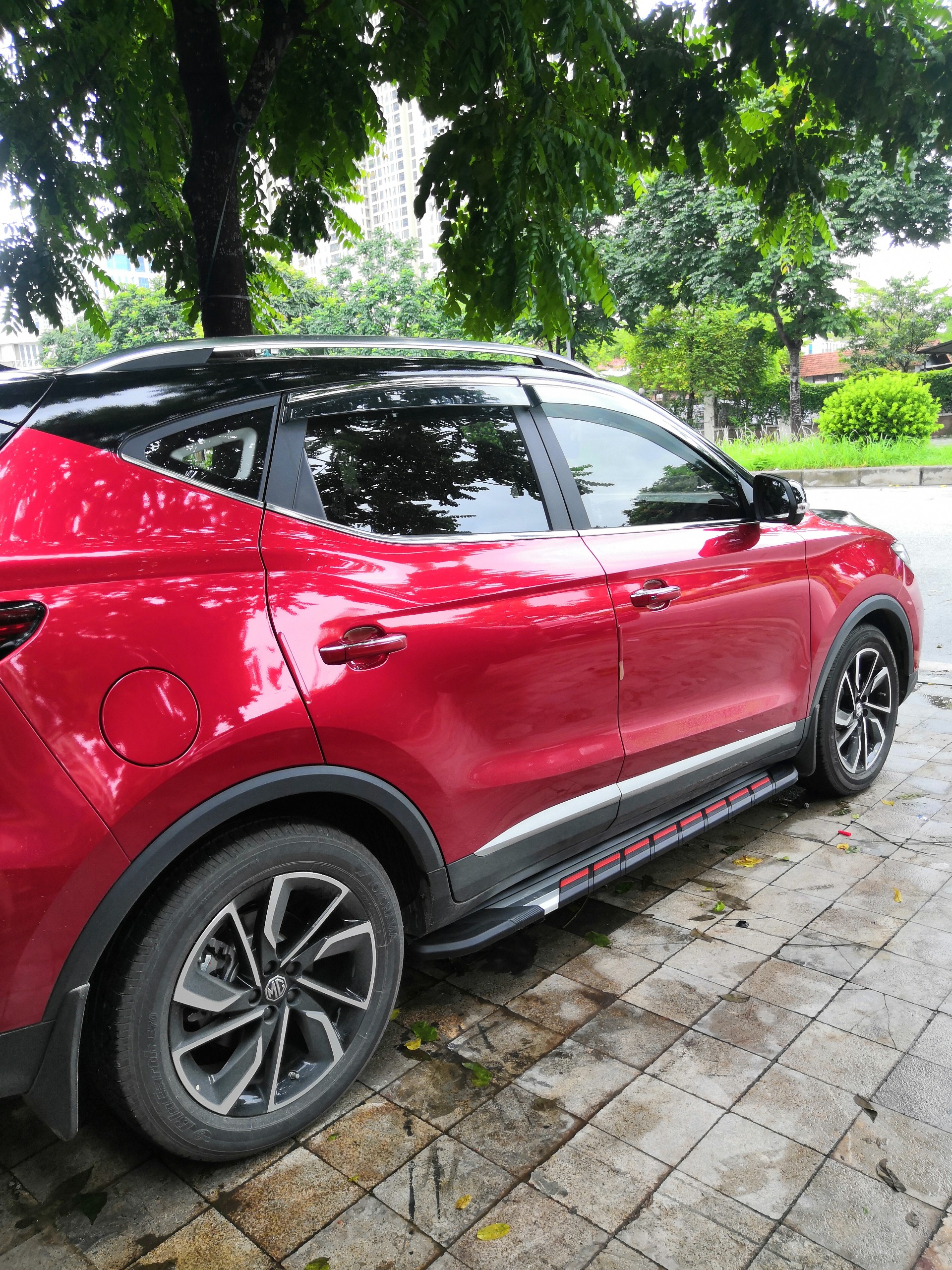 Bậc lên xuống, bệ bước chân xe mg zs đời 2020 - 2022.mẫu mới nhôm đúc nguyên khối