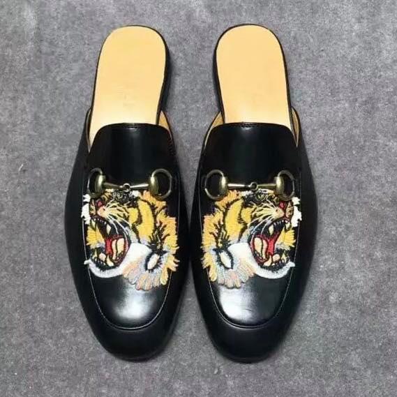 Sục thêu hổ da mờ nam