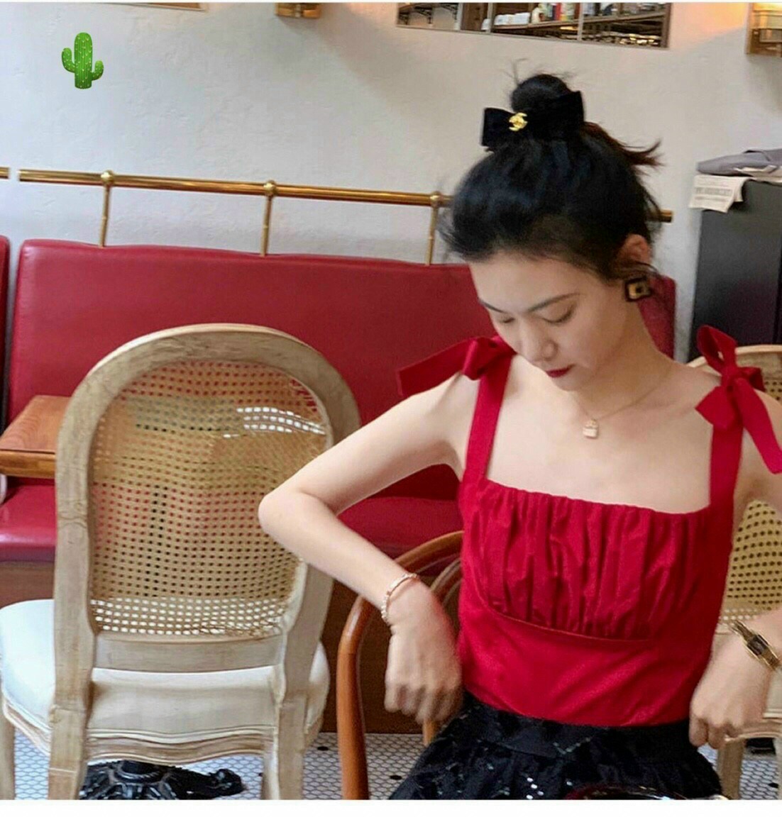 Áo nhúng nơ kiểu dễ thương chất kate đẹp