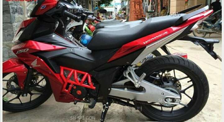 [HCM]ỐP SƯỜN CHO XE WINNER 150 (Bảo vệ lốc máy) màu đỏ