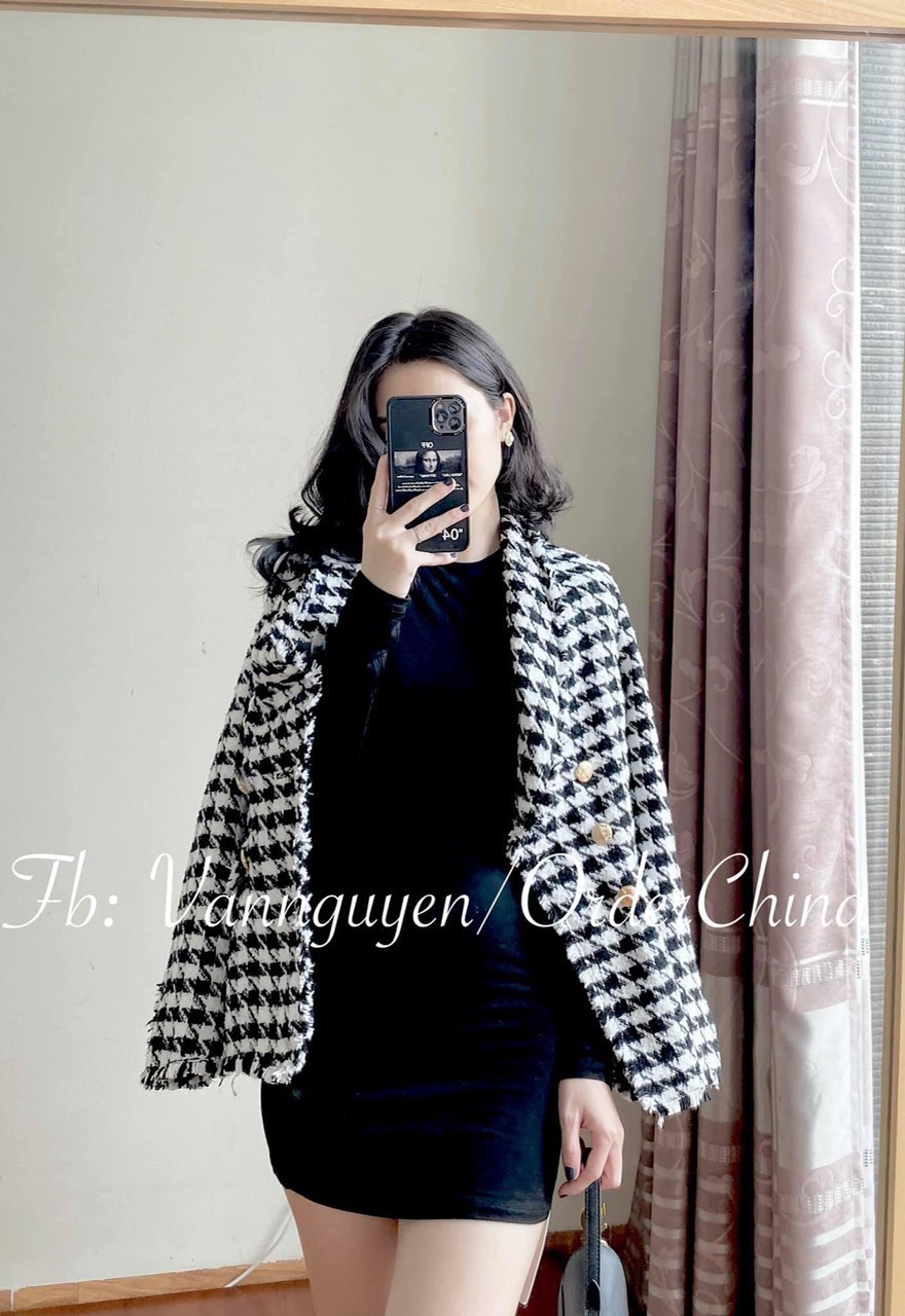 Set Vest caro kèm váy body đen