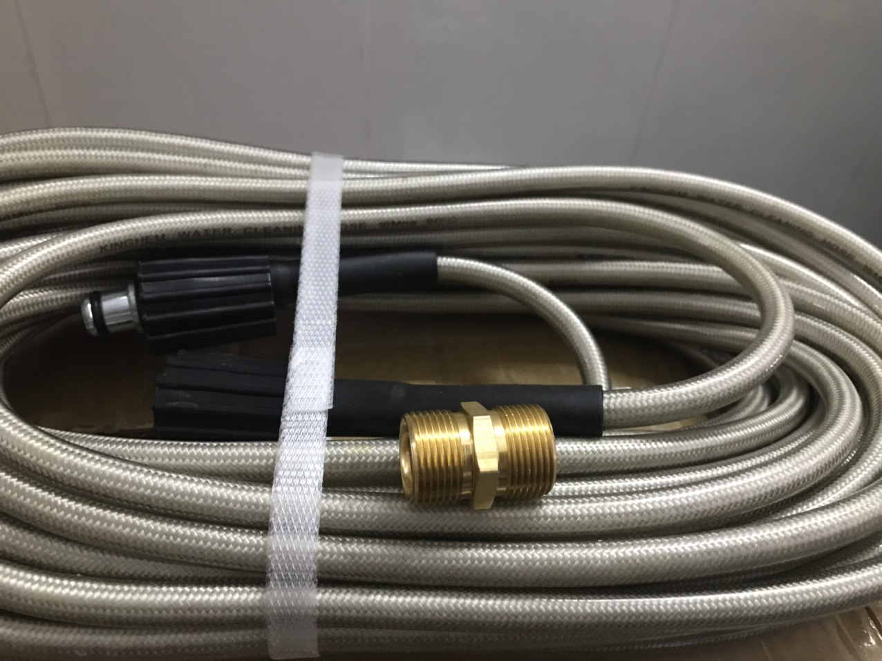 Dây xịt rửa xe loại 30M sử dụng được hầu hết cho các loại máy rửa xe trên thị trường .ĐẶC BIỆT TẶNG THÊM KHỚP NỐI DÂY ĐỒNG RĂNG 22MM GIÁ 20K