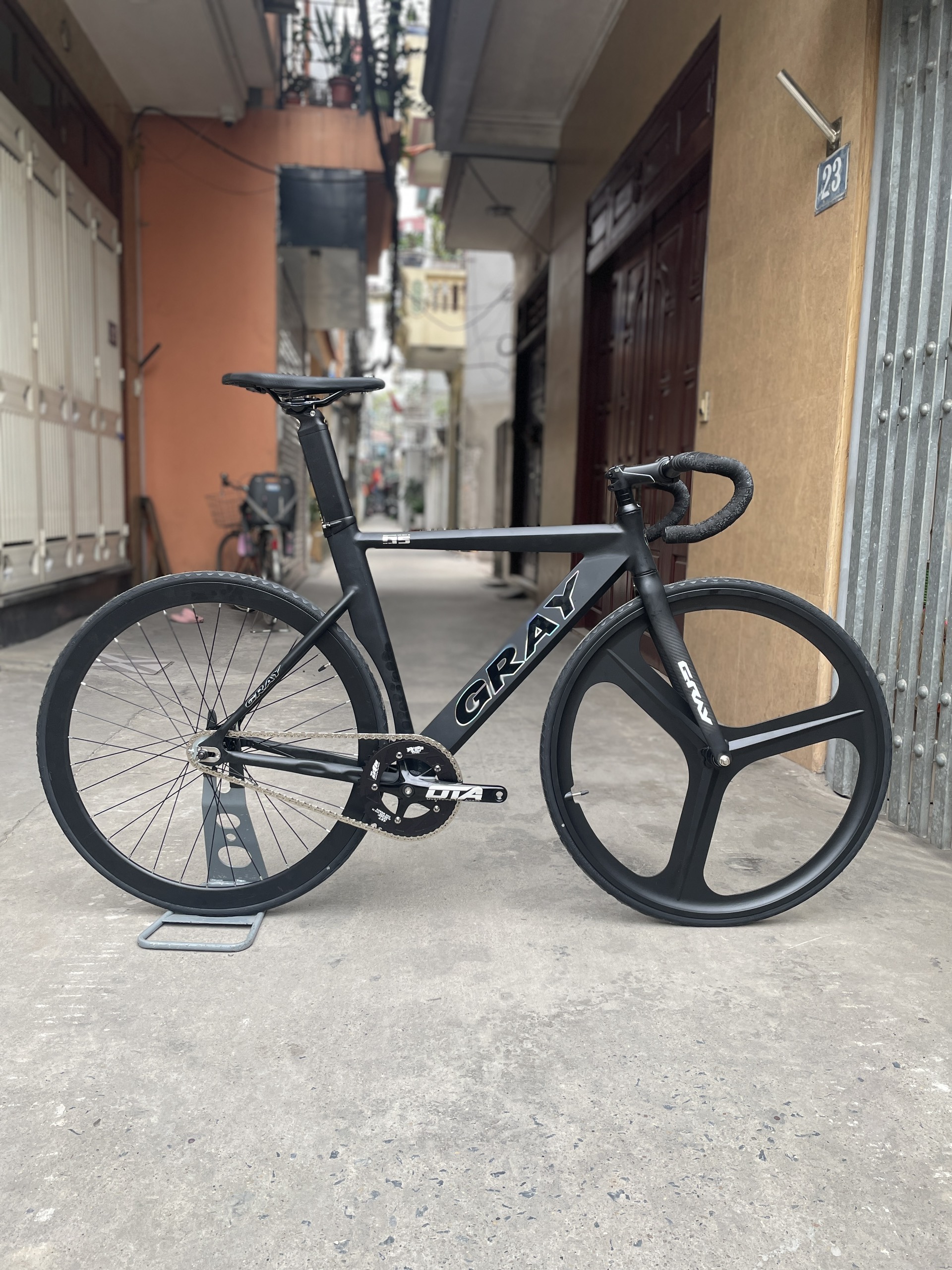 Xe đạp fixed gear Gray f15 bánh 3 đao cao cấp chính hãng mới 100%