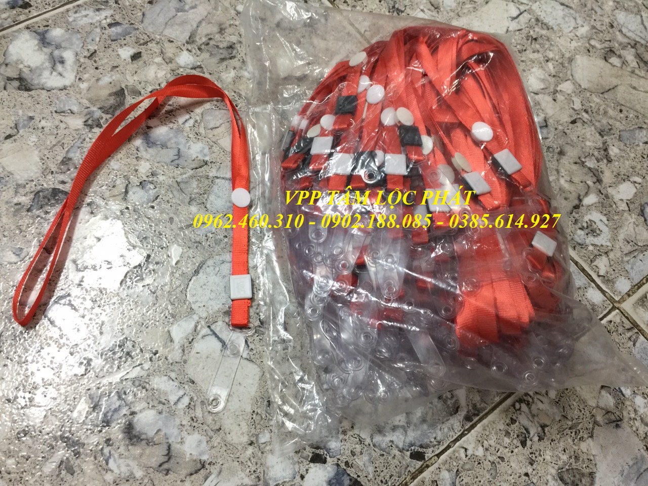 Sỉ 50 Dây đeo thẻ lụa móc nhựa màu ĐỎ, bản rộng 1cm (LOẠI 1)