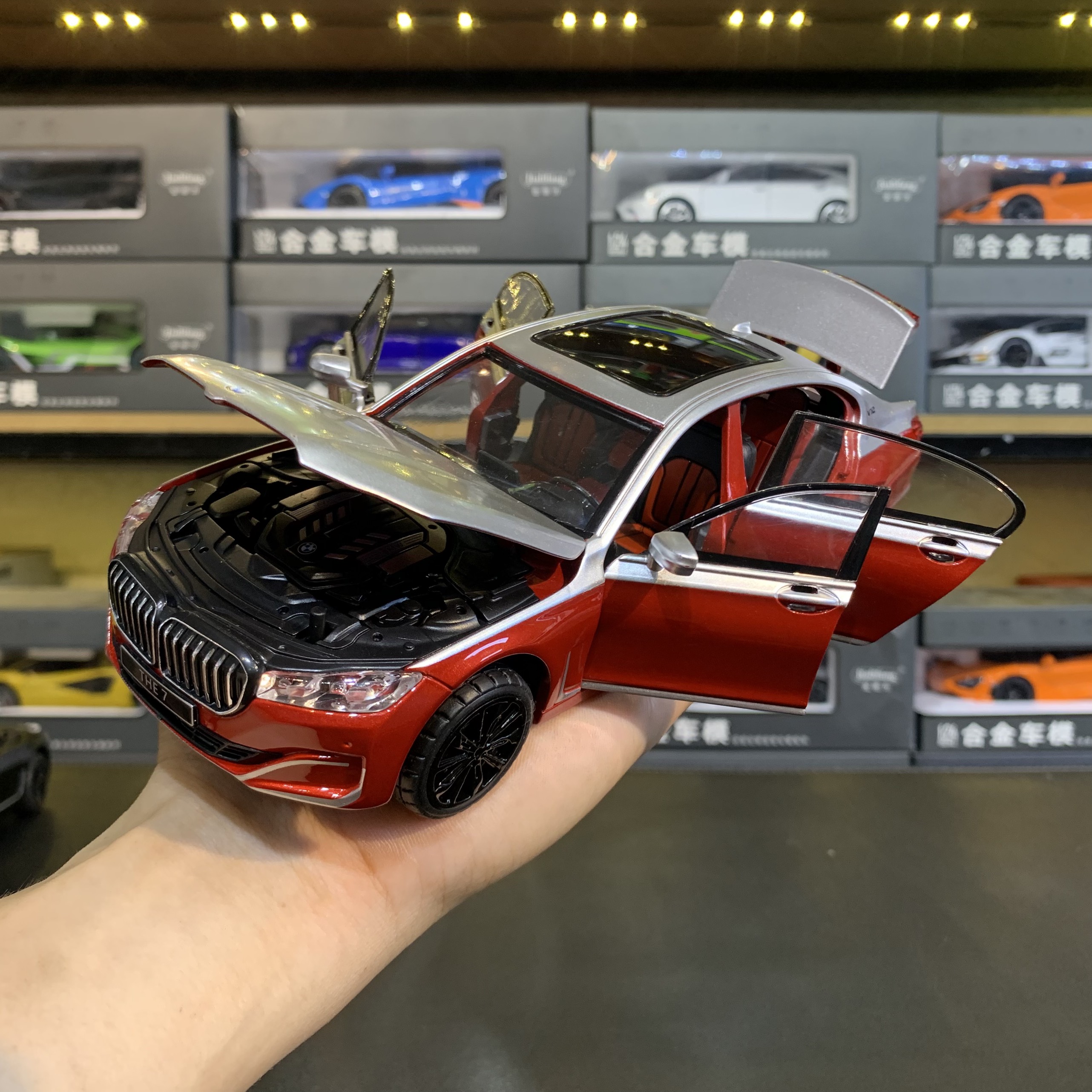 Mô hình xe bmw m760li tỉ lệ 1:24 chimei