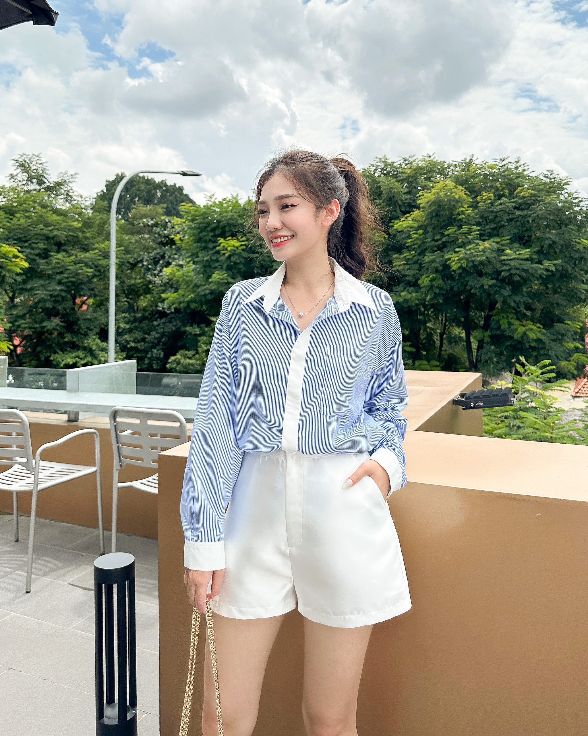 Zareen | áo sơ mi sọc viền cổ trắng zareen som70