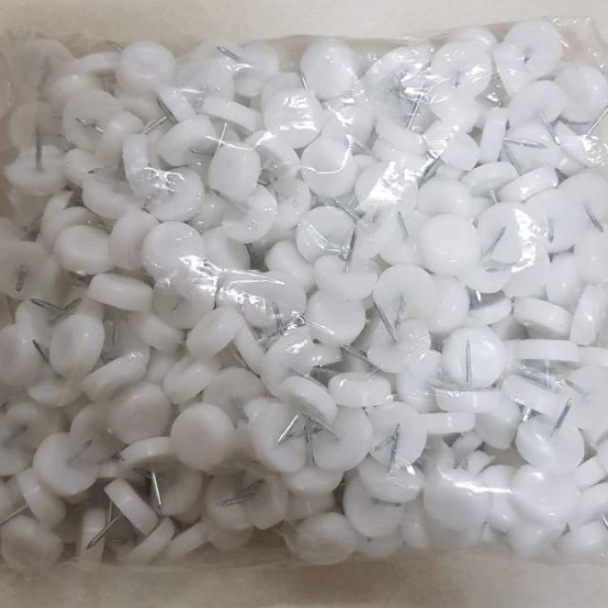 Chân đinh nhựa dẹt 100g
