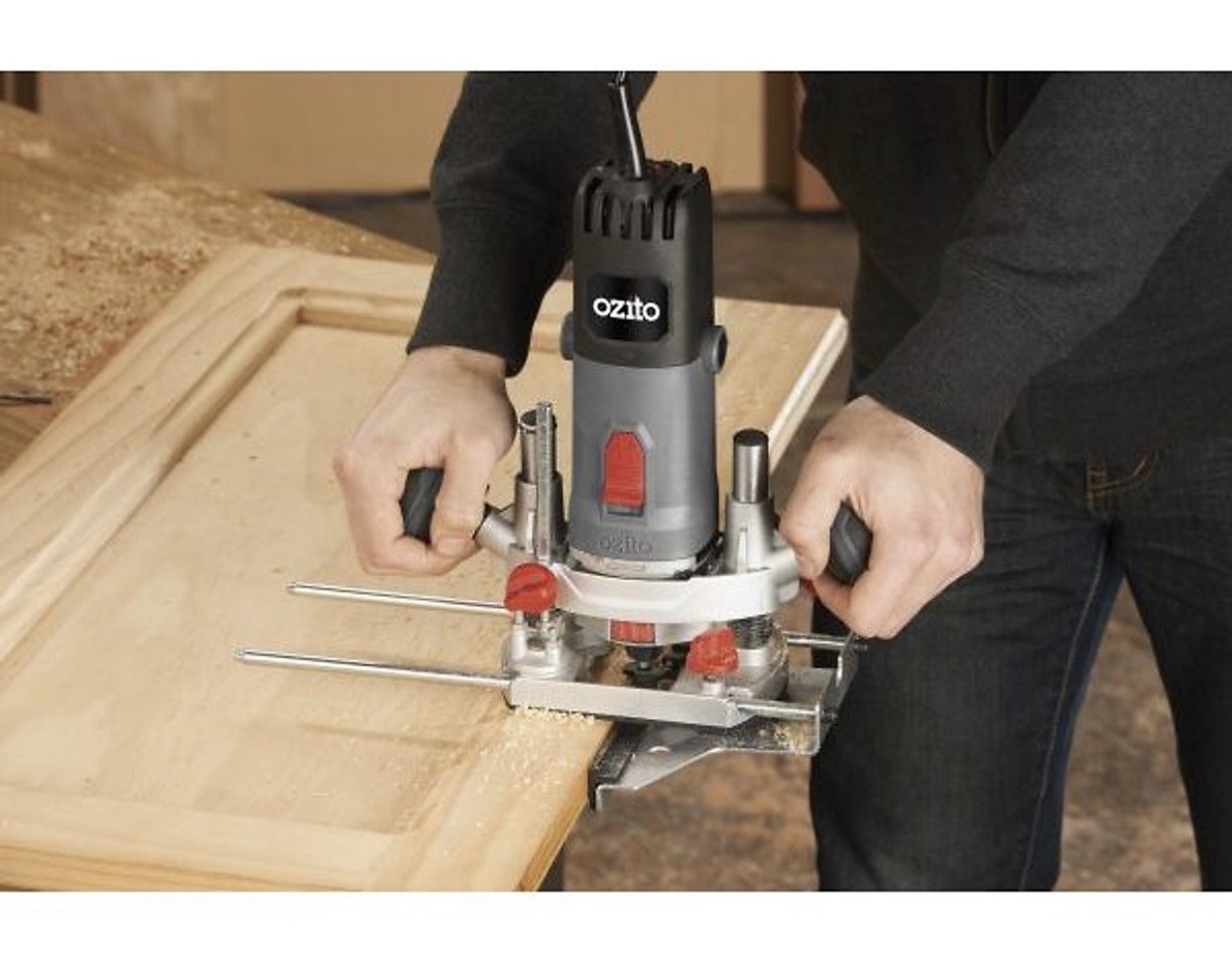 Máy phay điện hiệu ozito rou-5000 mới 100% nhập khẩu australia