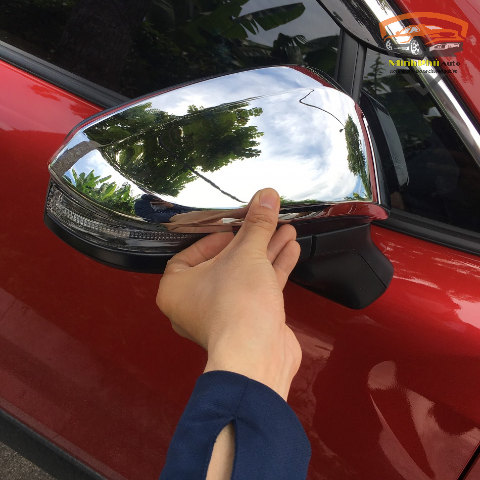 Ốp gương chiếu hậu toyota cross 2020-2022