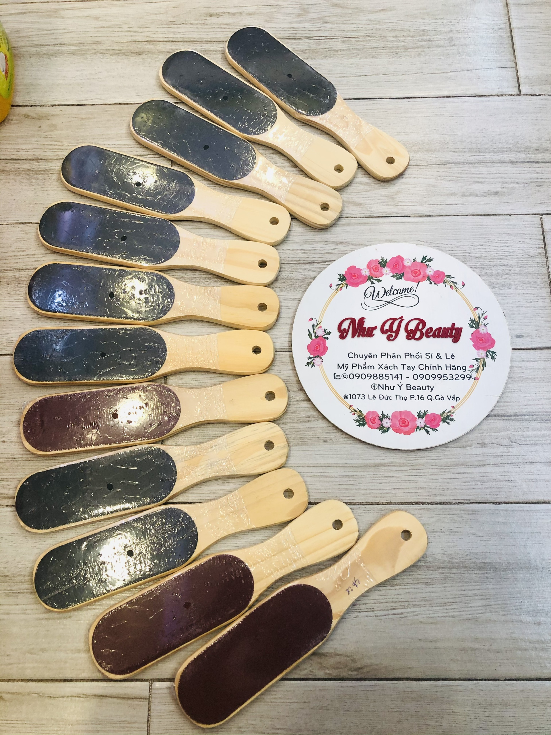 Cây chà gót chân 2 mặt cán gỗ