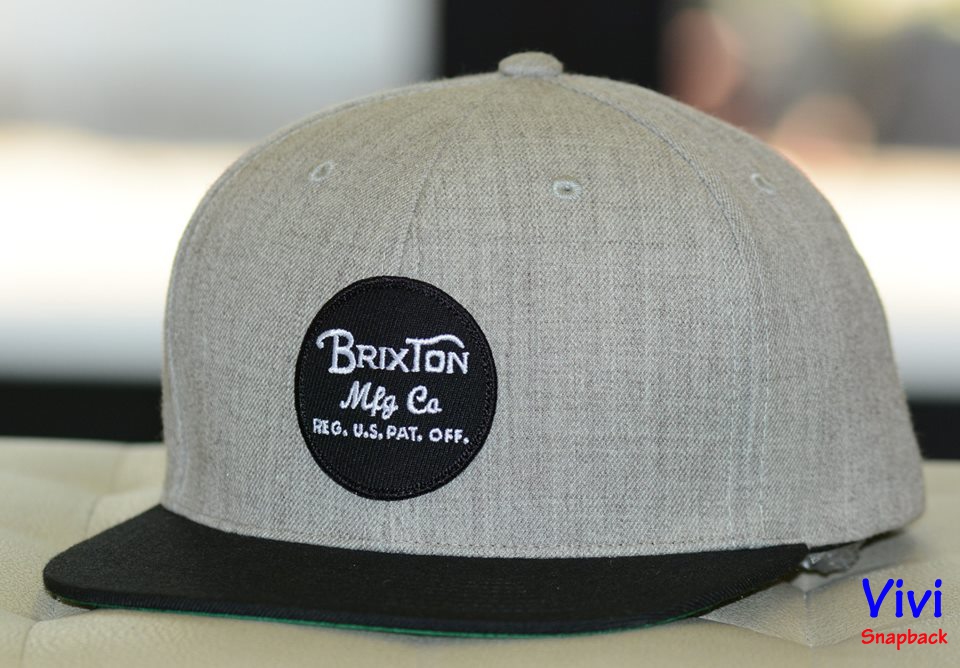 Nón snapback Brixton thời trang 2 màu xám đen logo tròn, Mũ Brixton Wheeler Maroon Light Adjustable 2Tone Snapback Grey/Black