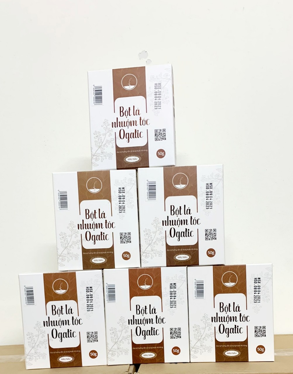 Combo 2 hộp Bột lá nhuộm tóc phủ bạc Ogtic màu NÂU ĐEN làm từ 100% lá cây móng, cây chàm, không hóa chất, không chất bảo quản  sản xuất tháng 04.2021 hạn sử dụng 2 năm