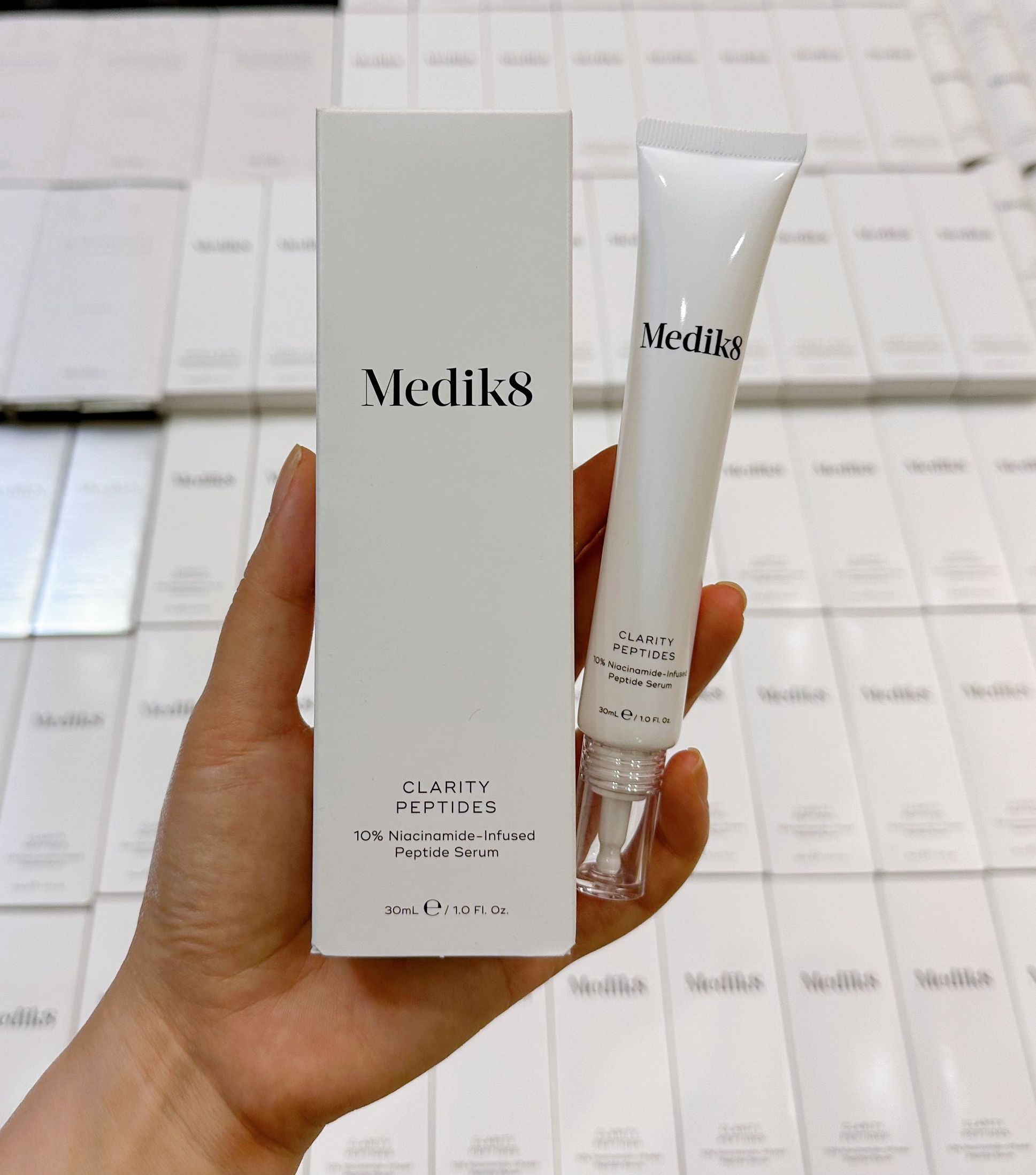 (CÓ VIDEO) Serum B3 Đa Chức Năng Giúp Đều Màu Da Duy Trì Độ Ẩm Chống Lão Hóa Và Ngăn Ngừa Mụn Medik8 Clarity Peptides 10% Niacinamide
