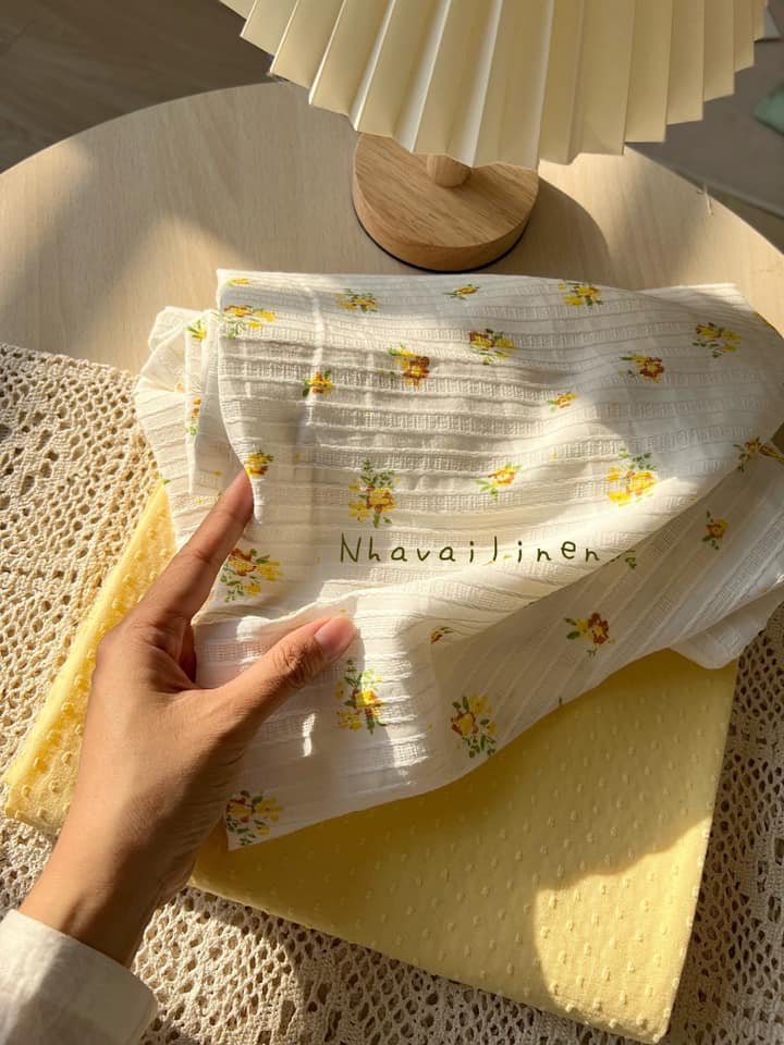 Vải họa tiết Cotton Dệt Nổi Hoa Vàng Nhà Vải Linen