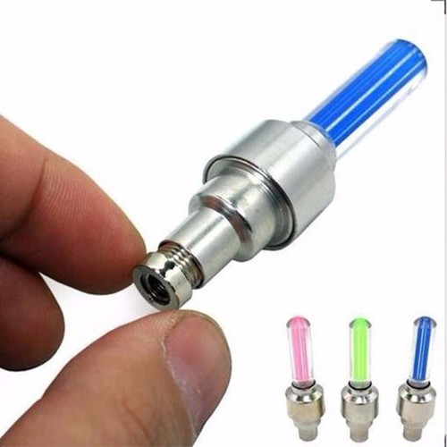 Bộ 02 đèn led Nháy 7 Màu gắn van xe máy Nháy 7 Màu, Gắn chân van xe đạp điện, xe máy, ôtô.. các loại van xe( tự ngắt đèn khi xe dừng )