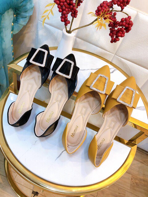 Giày búp bê nữ thời trang mũi nhọn, da bóng, giày gót cao 2cm đế vuông đủ size từ 35-40 màu vàng và đen