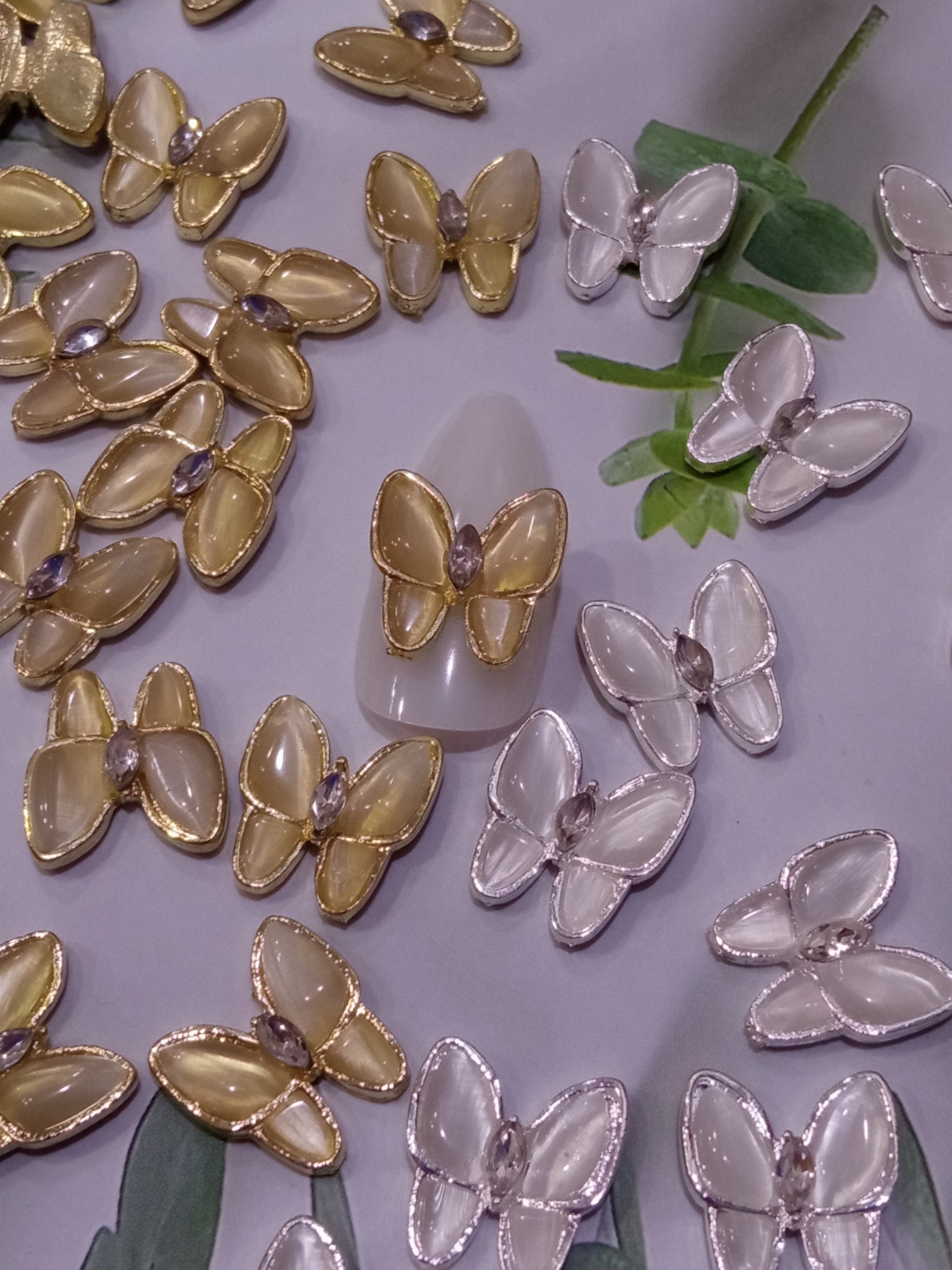 [HCM]CHARM BƯỚM ĐÁ TRANG TRÍ NAIL