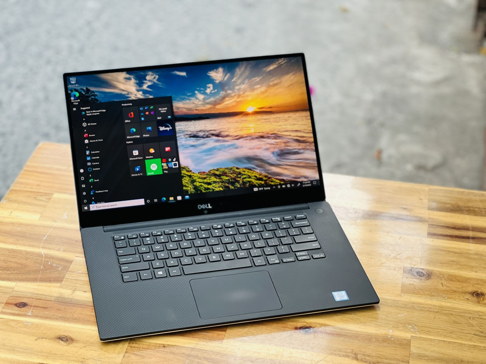 Dell precision 5530 core i7 8850h ram 32g ssd 512g 15.6inch fhd vga p1000