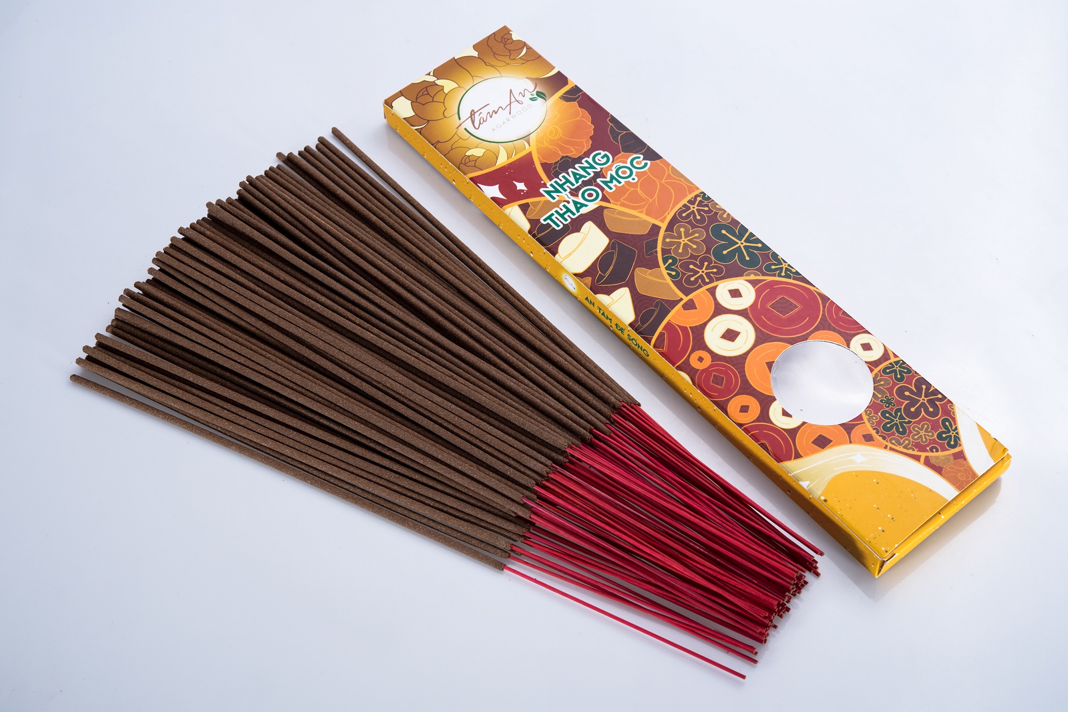 Nhang thần tài An Tâm hương thảo mộc, mùi thơm đặc biệt dễ chịu, thư thái, thanh lọc Không Khí, mang nhiều may mắn cho gia chủ, kt cây dài 30cm