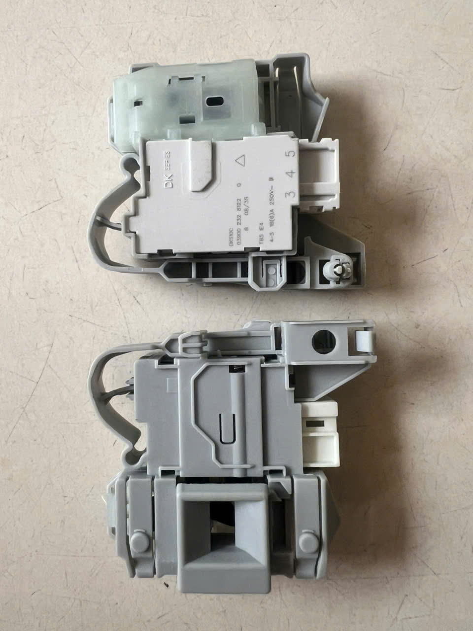 CÔNG TẮC MÁY GIẶT ELECTROLUX INVERTER / Công tắc khóa cửa 3 chân dùng cho mây giặt Electrolux cửa ngang