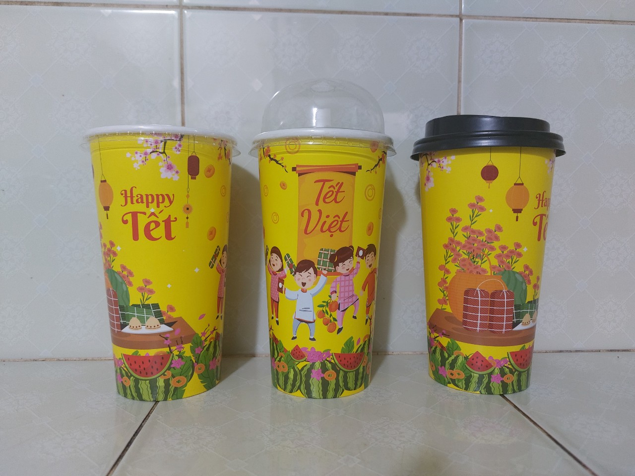 Ly giấy tết, ly giấy xuân, ly 22oz-650ml, set 100 cái kèm nắp, tết vàng