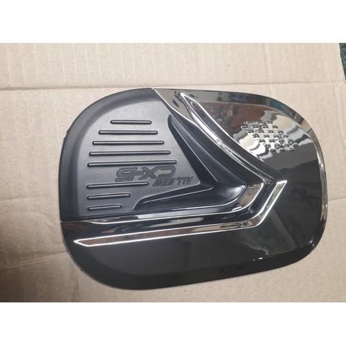 Ốp nắp xăng cx5