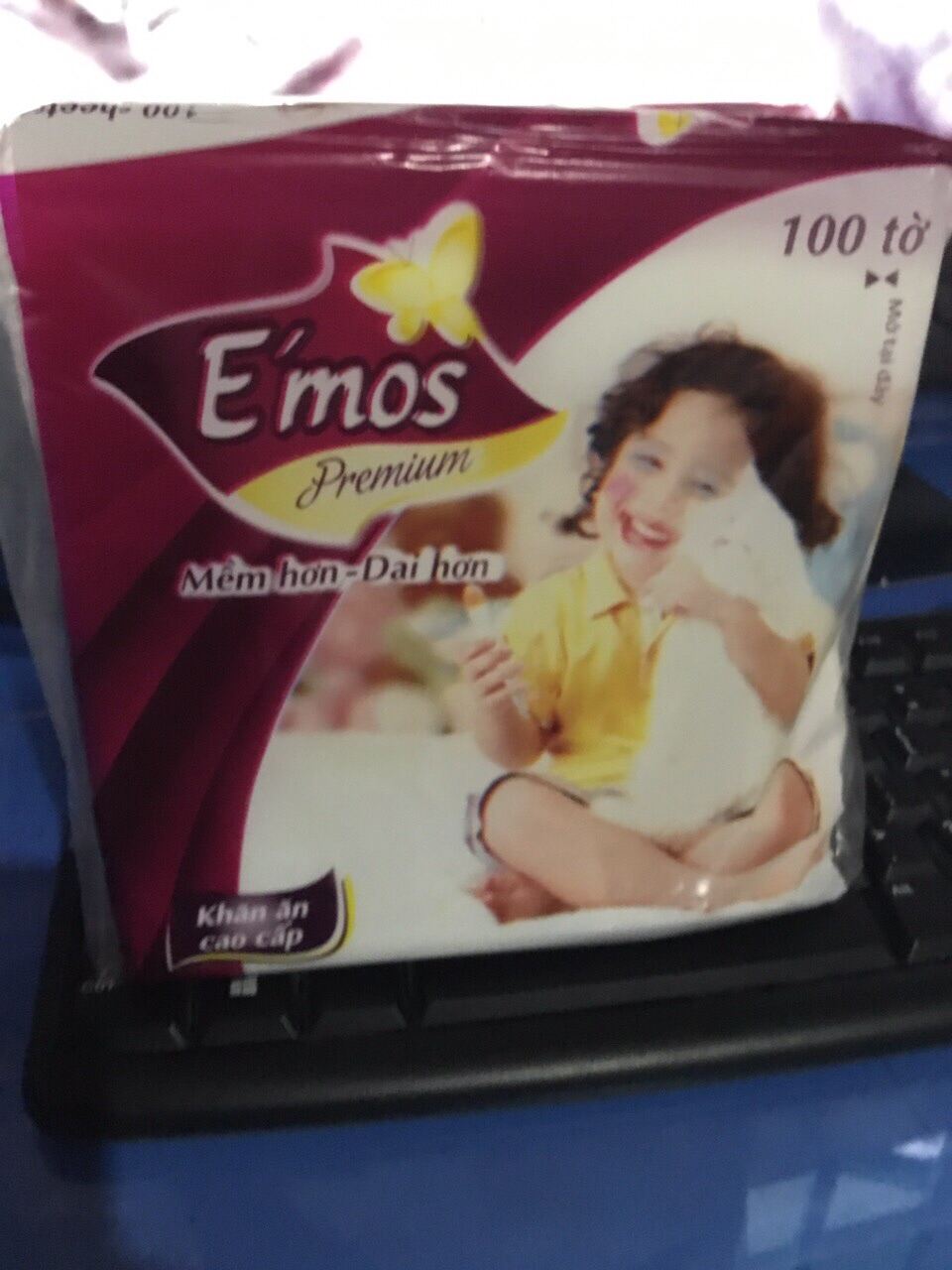 1 gói giấy vuông emos loại cao cấp đảm bảo đủ 100 tờ size lớn 330*330mm - date luôn mới