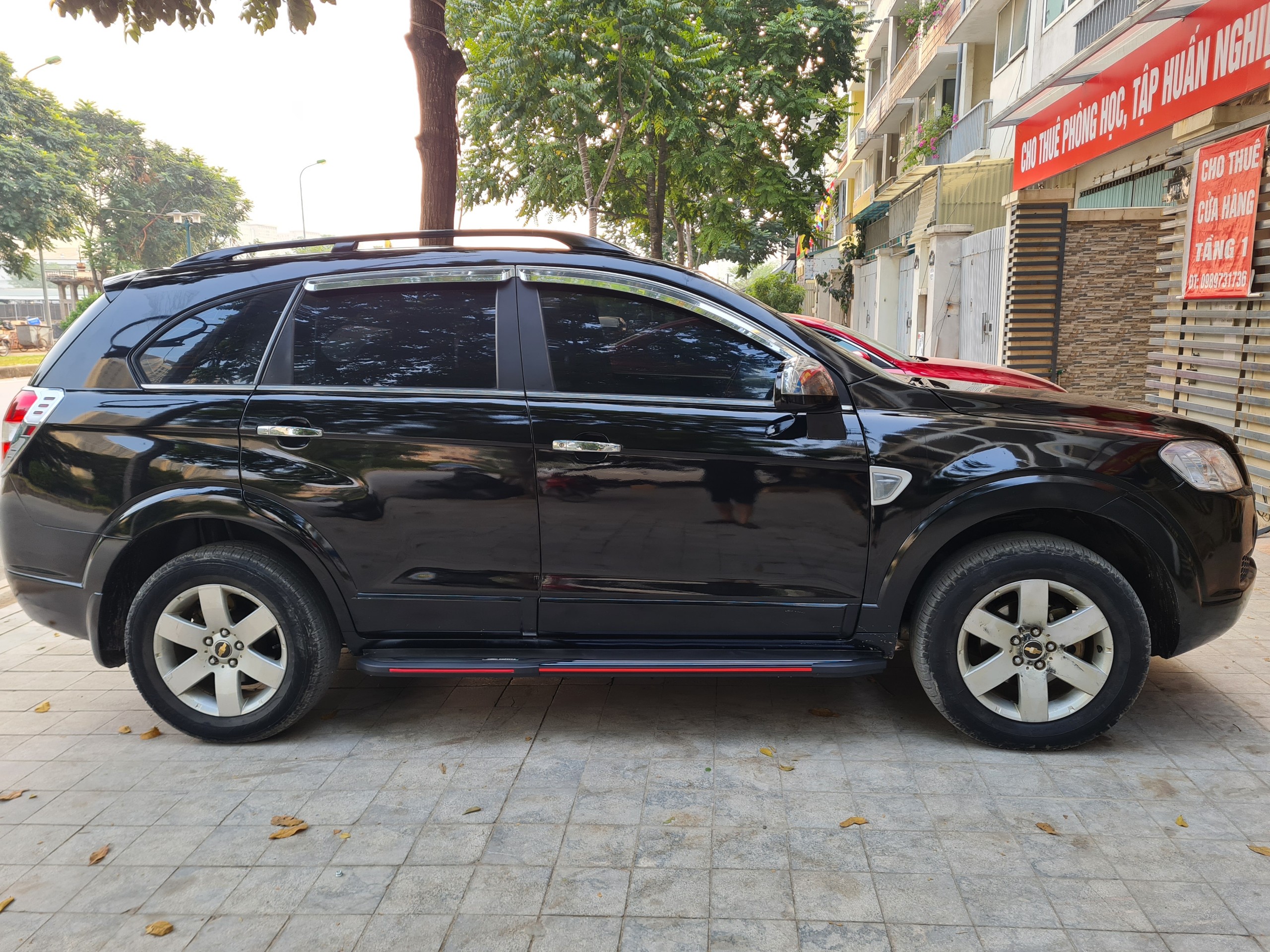 Bậc lên xuống, bệ bước chân Chevrolet Captiva. Mẫu BW