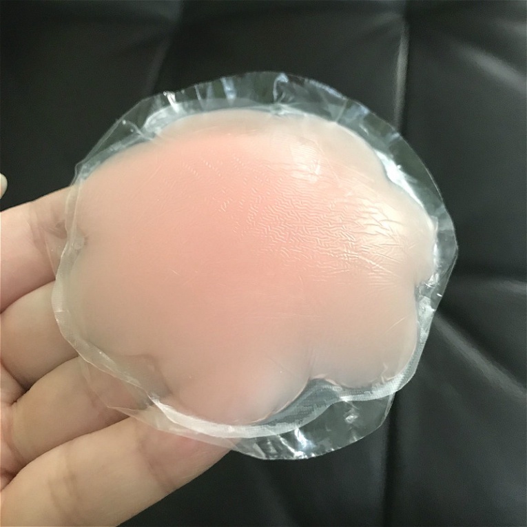 Miếng dán ti silicon hộp đỏ kích thước 6.5cm - YESNOW